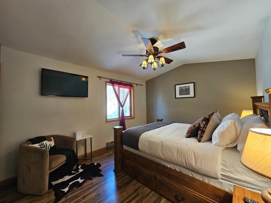 Private And Updated Breck Home With Hot Tub เบรกเคนริดจ์ ภายนอก รูปภาพ