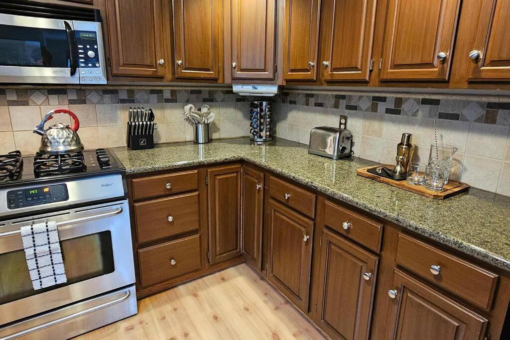 Private And Updated Breck Home With Hot Tub เบรกเคนริดจ์ ภายนอก รูปภาพ