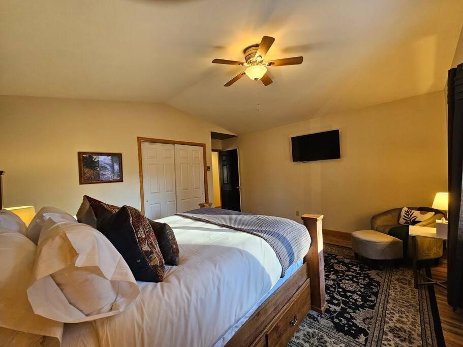 Private And Updated Breck Home With Hot Tub เบรกเคนริดจ์ ภายนอก รูปภาพ